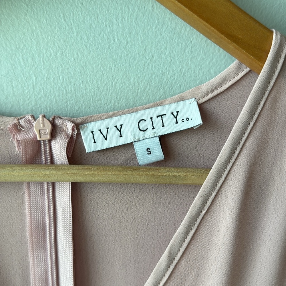 Ivy‎ City Co Pink Button Down Flutter Sleeve Dress - Picture 10 of 11